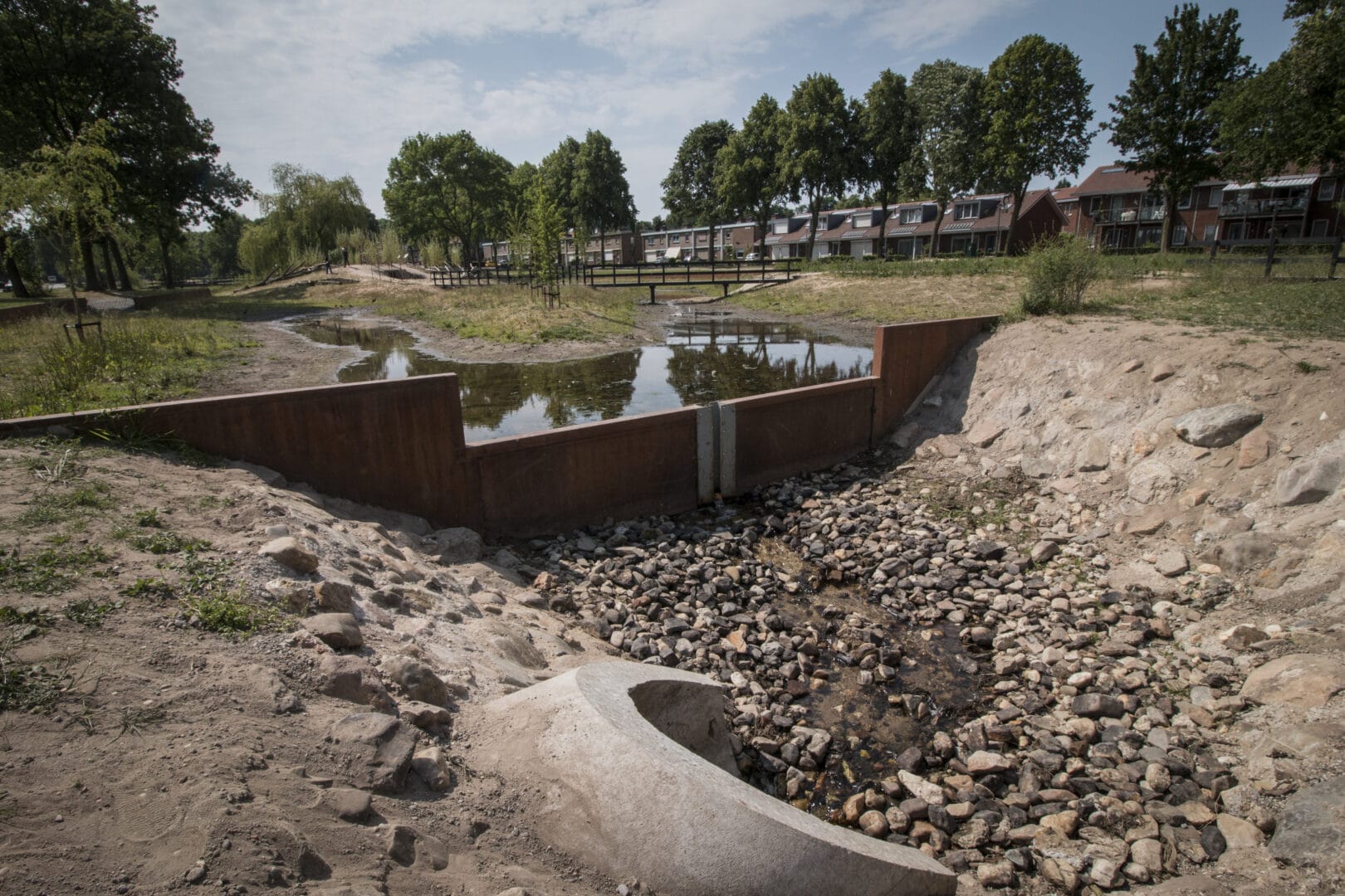 Bosch Beton - Keerwanden Met Cortenstaal Groeske Groesbeek