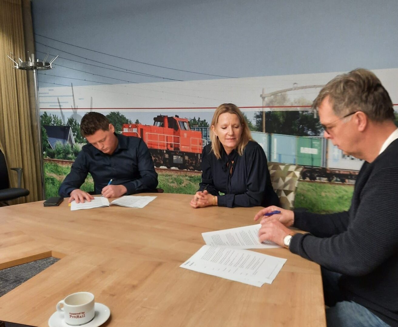 Bosch Beton ondertekent samenwerkingsovereenkomst met ProRail voor duurzame keerwanden