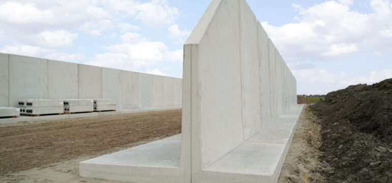 Bosch Beton - Sleufsilo van keerwanden met extra lange hak voor afdeksysteem in Blessum