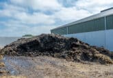 Bosch Beton - Mestopslag van keerwanden bij melkveehouder in Burgerbrug